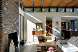Уборка деревянного дома после стройки